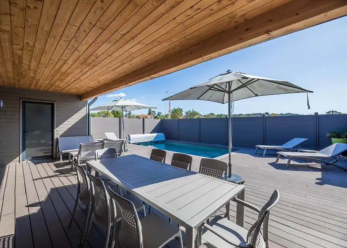 Pierre & Premium Vesna Rossa アパートホテル 5*