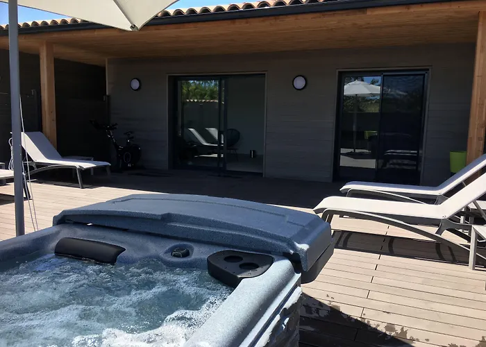 アパートホテル Pierre & Premium Vesna Rossa 5*