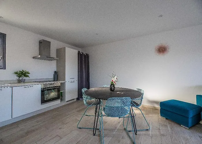 Pierre & Premium Vesna Rossa アパートホテル 5*